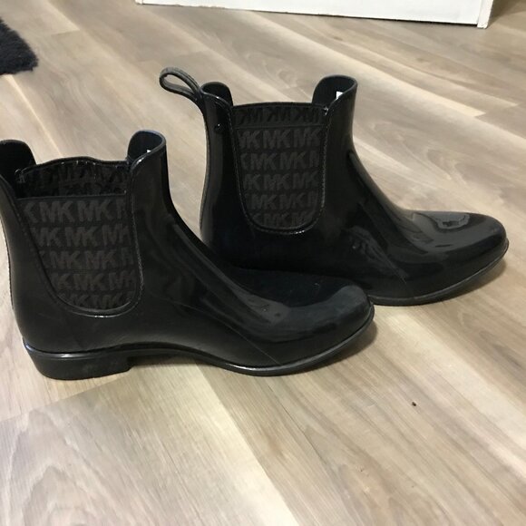 Michael Kors Ladies Black Patent Rain Boots Size 9 - Picture 5 of 6